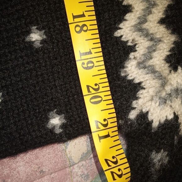 Vintage Fair Isle black & white knit 100% wool sweater - Picture 5 of 8